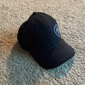 Ariat snap back cap